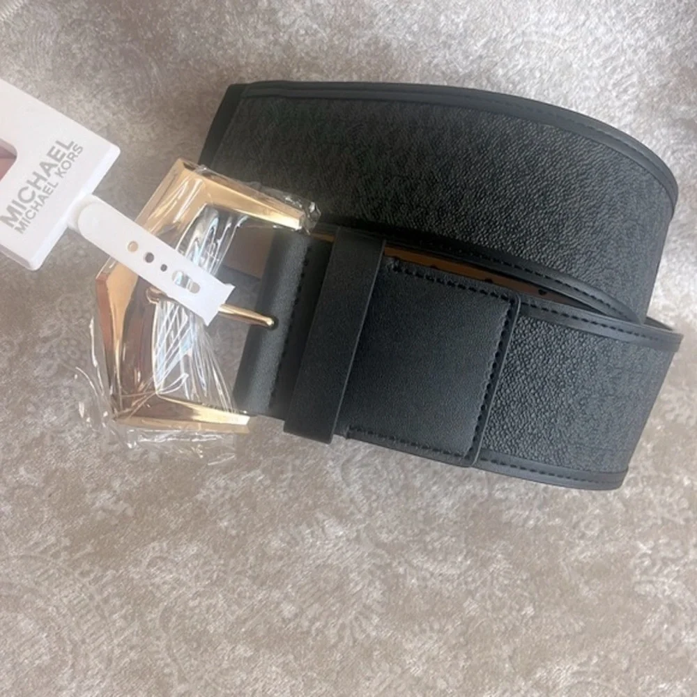 Brand New Michael Kors Wide Strap Black Logo Stretch Belt w/ Gold Tone Buckle